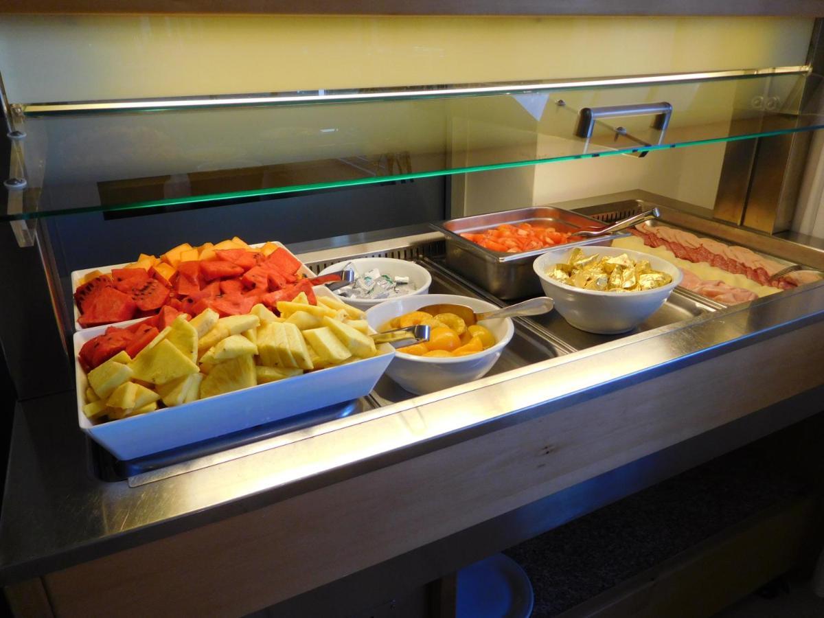 Emperador Hotel 3*